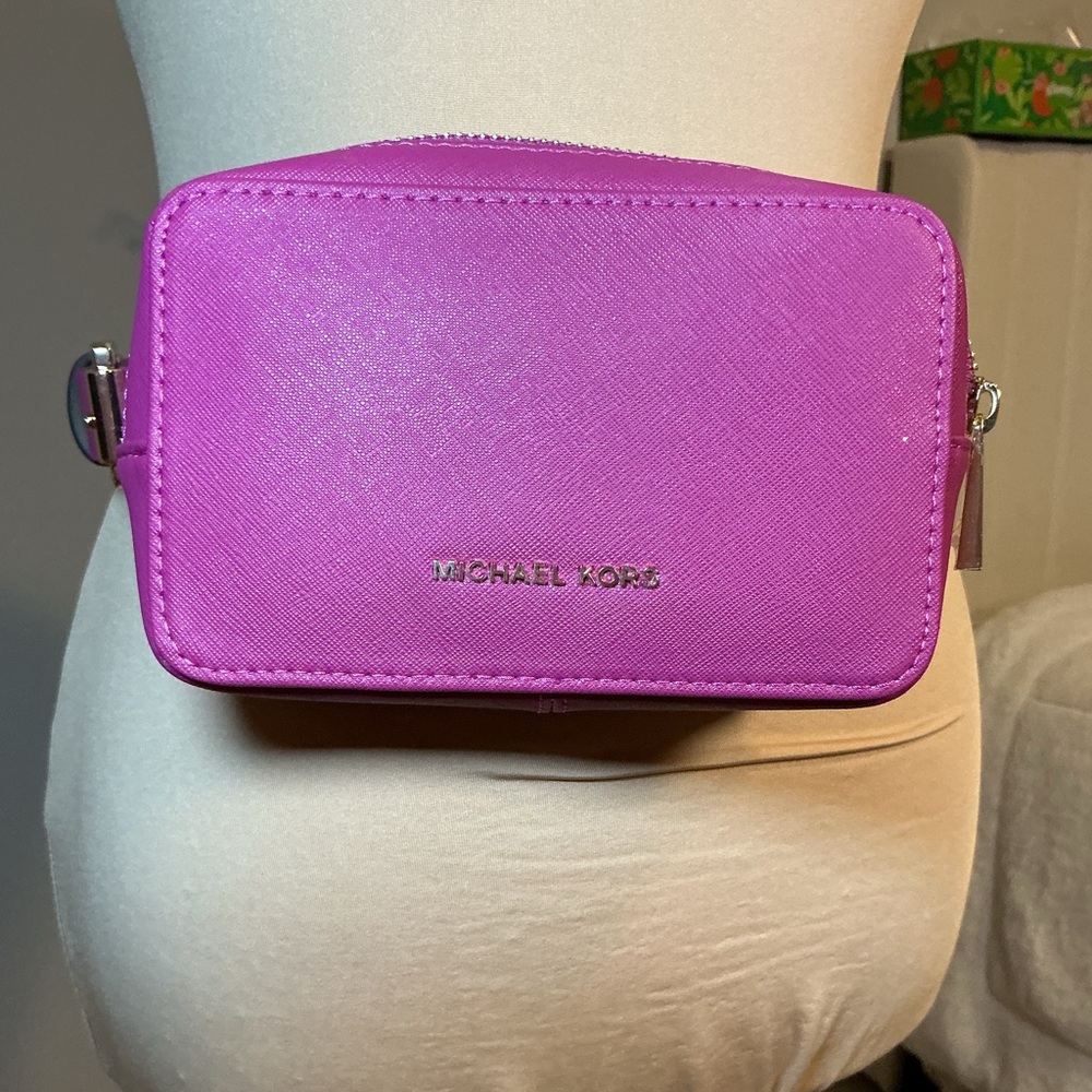 Michael Kors Fuchsia belt bag - Picture 2 of 4